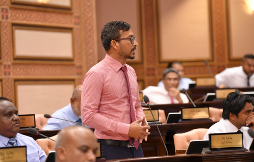 Suvaalu kurumah vazeerun majilis ah nugeneveygothah gavaaidhu badhalukuran Falaahu edhivadaigenfi