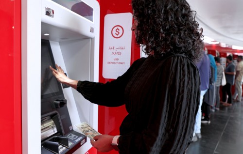 Dollar jamaakuran haahsa ATM eh BML ge head office gai bahahtaifi