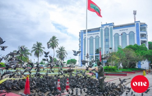 Jumuhooree maidhaanah gina adhadhehgge vina aai geri gui hoadhanee