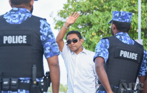 Yameen vanee nuagugai rahthah vikkaafai, verikamun faibaa vadaigathee e faisaa kolhuves hiypavaigen: Raees