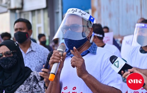 Alhugandu umurah jalah laafai, Raees Yameen minivan kohdhee: Adhurey