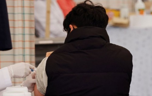 Dhekunu Korea gai  influenza aa dhekolhah vaccine dhin 13 meehaku maruvumun vaccine program huttuvaifi