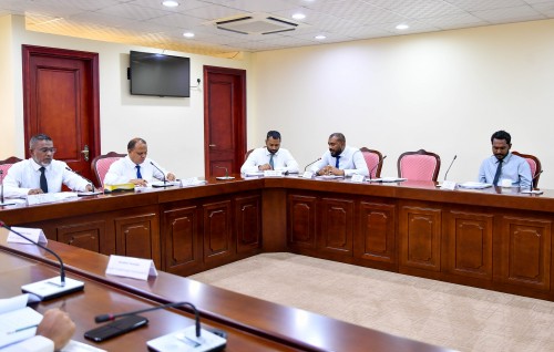 ACC aai EC ge Raees ayyan kurumuge baaru Raees ah dhey bill committee in faaskoffi