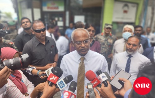 Mikahala  haadhisaathah madhu kurumah emme muhimmukaamkee Malegai oiy  thohjjehumah genaun: Raees