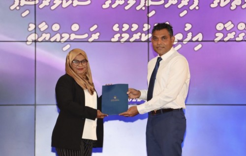 Principal in thamreenu kuran 20 scholarship dheefi