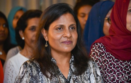 Madam Fazna aa gulhey gothun dhogu thuhumathu thakeh kohffai vaathee maafah edhen angaifi
