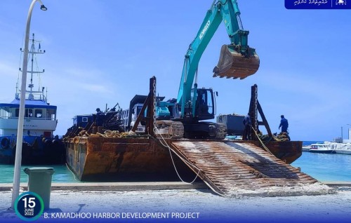 Kamadhoo bandharu tharahgee kurumuge amalee massaikai fashan project site mobilize koffi