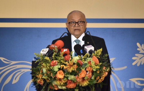 Huthuru lagabu thakun meehunah govun vanee nahee kurahvvaafai: Maumoon
