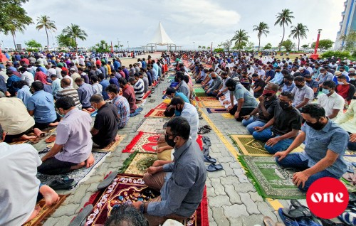 #OnePhoto: Alha Eid namaadhuge jamaathugai gina bayaku baiverivi