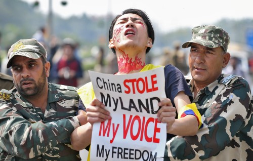 Tibet dharikolhuge meehunaa dhekolhah China in hingaa amaluthah ithuruvaathee America in kanboduvejje