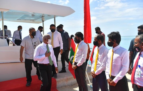 Vandhoo in raeees ah hoonu maruhabaa eh