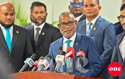 Dhiveheenge raajje binaakuran 10 nuvatha 15 aharu verikamugai thiben jehey: Abdul Raheem