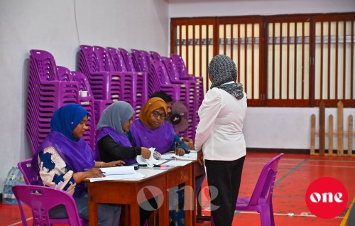 Majilis inthihaabah EC in 100 ah vure gina vazeefaage furusathu hulhuvaalaifi