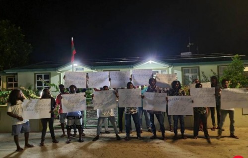 Another protest in front of Vaadhoo Council, this time for City Hotel issue