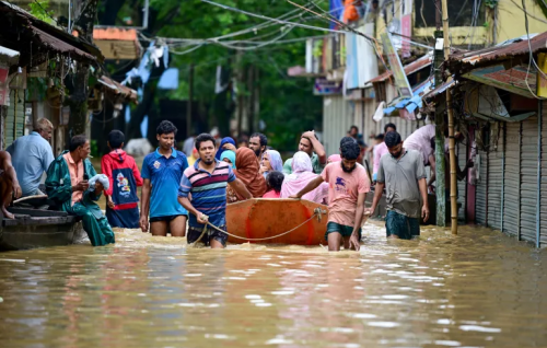 Hundreds of thousands stranded as floods hit India and Bangladesh