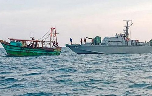 Lanka ge kanduge sarahahdhah vain India ge masboat eh bandun jahaalai ekaku maruve, ekaku gellijje