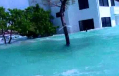 Alhuganduge handhaan thakun tsunami khaarisaa!