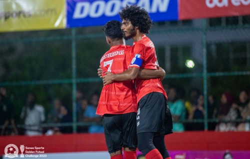 Nilandhoo aai Magoodhoo feshee molhakun, Maaenboodhoo feshee varugadha Kudahuvadhoo balikoggen