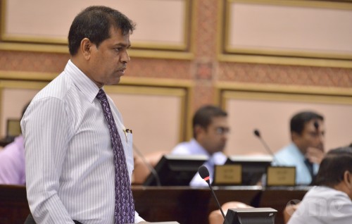 Riza akee siyaasee party ge nizaamah raajje badhalukurumuge hihsaadhaareh: Nasheed