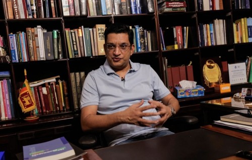 Adhuge dhuniye: Dharaneege kandakah Lanka genbunuiru Rajapaksa ge aailaage thanavaskan vanee ufulifai