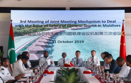 Minister Waheed:  No tourist too sick to fly is at a Maldivian resort