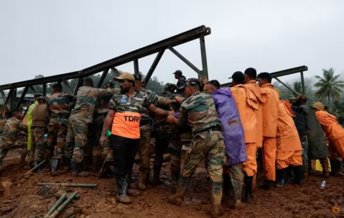 India landslides rescue operations speed up with new metal bridge