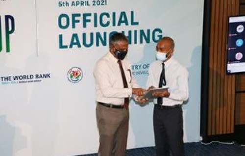 Amilla viyafaari fashan beynunvaa zuvaanunnah 40,000 Dollar ge eheetherikan libeyne mubaaraatheh fashaifi