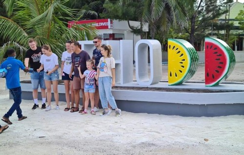 Resort thakah anna touristunah mihaaru Guest house thakaai Safari thakah dheveyne