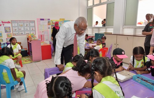 President visits Maafannu Madharusa Pre-School and meets students