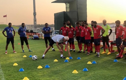 Dhivehi gaumee team ge practice Dubai ge dhandu matheegai