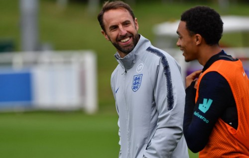 17 Club ehge kulhuntherin himanai England in 33 kulhuntheringe squad iulaan koffi