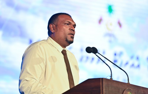 3 Airport ehgge runway gai light harukoh kuriyah oiy 2mastherey nimeyne: Rizvy