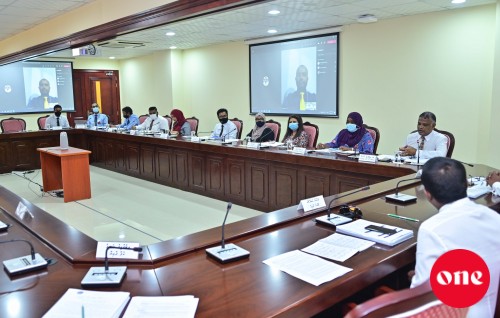 #OnePhoto: Addu flying school ge massala Majilis committee ah