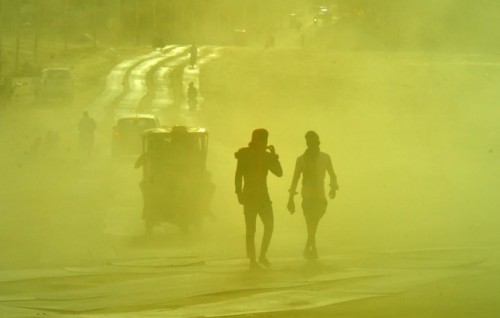 India's northern state swelters in extreme heat, doctors advise people over 60 to stay indoors