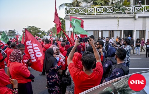 Muzaaharaa aa gulhigen ehves meehaku kandumathin hayyareh nukurey: Fuluhun