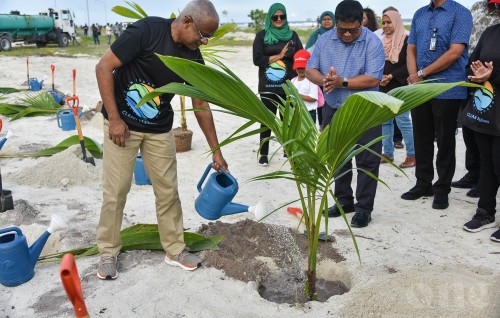 Clean Maldives ge faraathun hulhumale' gai 1500 gus indhumuge bodu harakaatheh maadhamaa