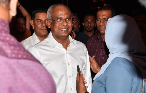 Hayyaru nukuriyas, bandhu nukuriyas verikan kureveyne kan alhugandu vaanee saabithu kohdheefa: Raees