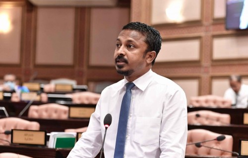 Cornel Nazim isve hunnavai ufahddhavaa Maldives National Party ufeddhumuge huddha Member Ushaam ah dheefi