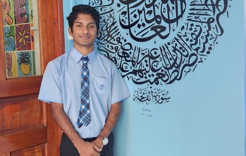 Naaish ah JS inn dhin calligraphy ge furusthu: Fenigendhanee enme mathee dharajaige fannuverikan