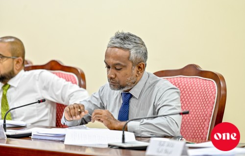 Member Muizzu ves Raees Solih ge faction ah