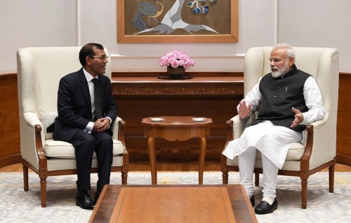 Alhuganduge heyo dhuaa vanee India aa eku, vaccine aa eku araiganeveyne kamah unmeedhu kuran: Nasheed