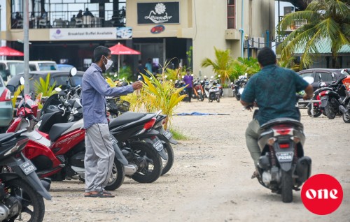 Ethah haas bidheyseenneh magumathive salaan jahanee, nurahkkaluge rangabeeleh!