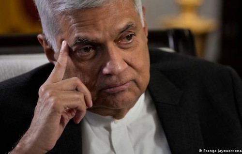 Lankage kureege Raees Ranil ge haalu dherave ICU gai faruvaadhenee 
