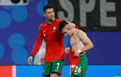 Ronaldo ah haassa match eh, Portugal molhuvee fahu minute