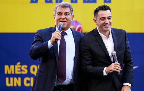 Xavi ge Barca musthagubal adhives vaanuvaagai!