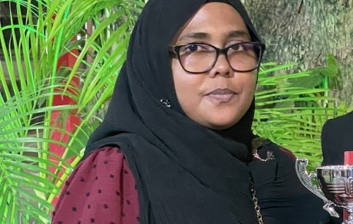 Dharifulhah meeru, reethi cake eh hoadhan manmayaku kuri masahkkathun ufanvi Maush Cakes, miadhu bodu nameh