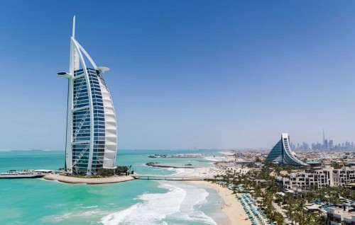 Tharahggeege furusathuthah hoadhumah 300 viyafaariverinnaaeku Dhivehiraahjje UAE ge Burk Al Arab ah!