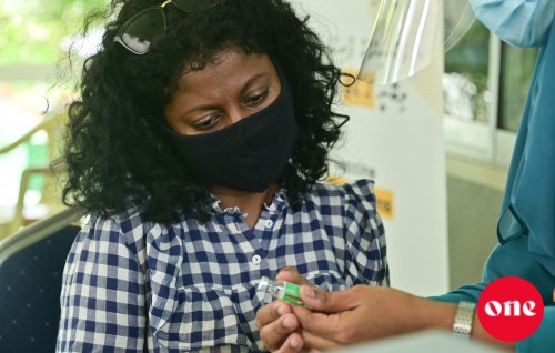 Beynunvaa vaccine eh ihuthiyaaru kurumuge furusathu nulibeyne, ekamaku jahaa vaccine kuriyaalaa angaane: Dr. Nazla