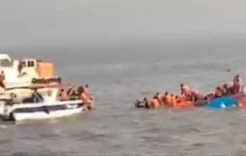 India ge navy ulhandheh ferry ehggai jehi hingi haadhisaaehggai 13 meehaku maruvehjje