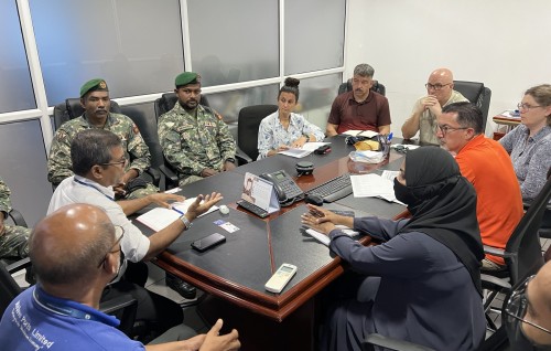 Male' viyafaari ban'dharuge security kankan belumah America Coastguard thajuribaakaarunge ziyaaratheh